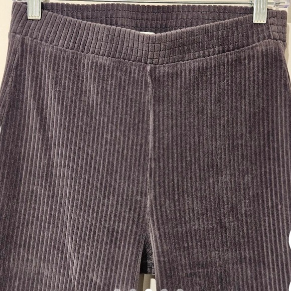 Aerie on groove velour ribbed flare pant - Picture 6 of 9